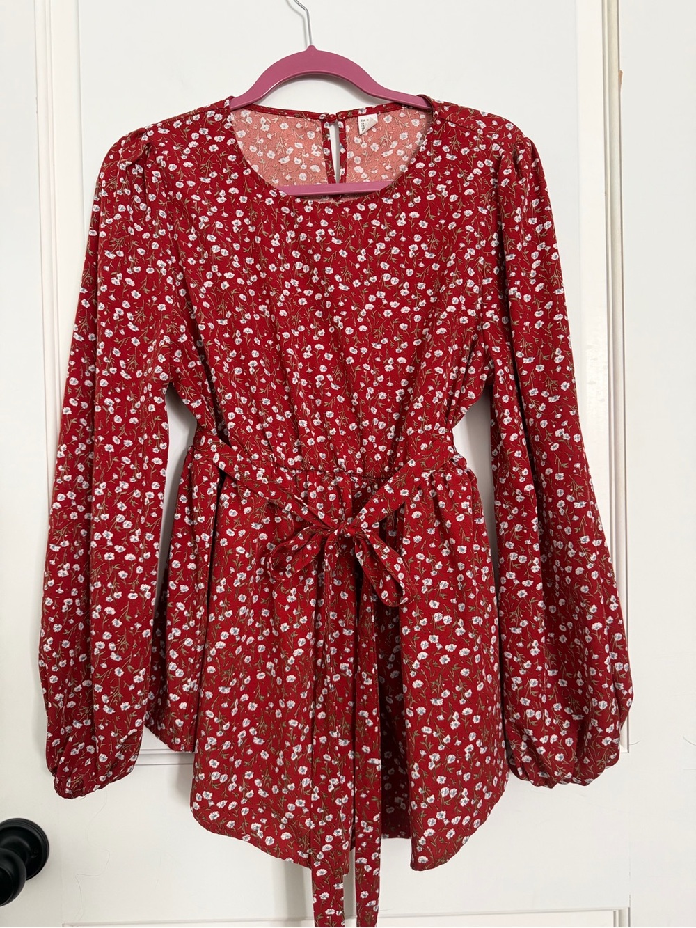Size XL, floral long sleeve maternity top billow sleeves Fitted top flowy bottom